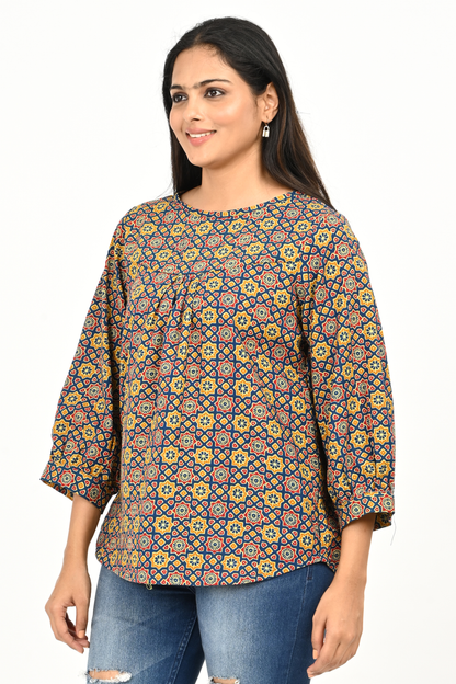 “Women’s breathable cotton top – side angle showcasing print and fall”